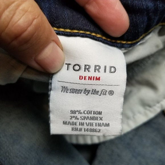 Torrid Shorts Womens 12 Medium Wash Floral Stretch Mid Rise Frayed Hem Denim - Picture 13 of 15